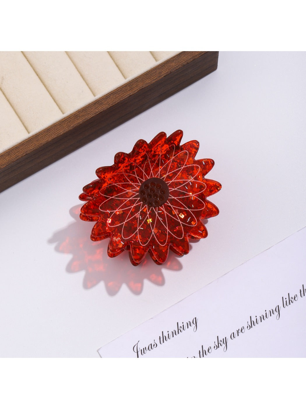 Beau - Chic Daisy Shaped Hair Claw Clip