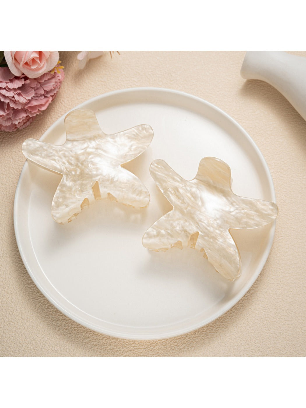 Beau - Dainty Solid Color Starfish Claw Clip