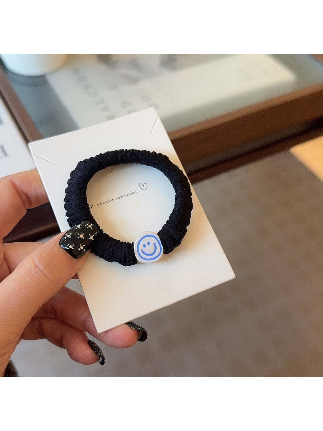 Gifty - Sweet Style Smiley Face Everyday Hair Tie