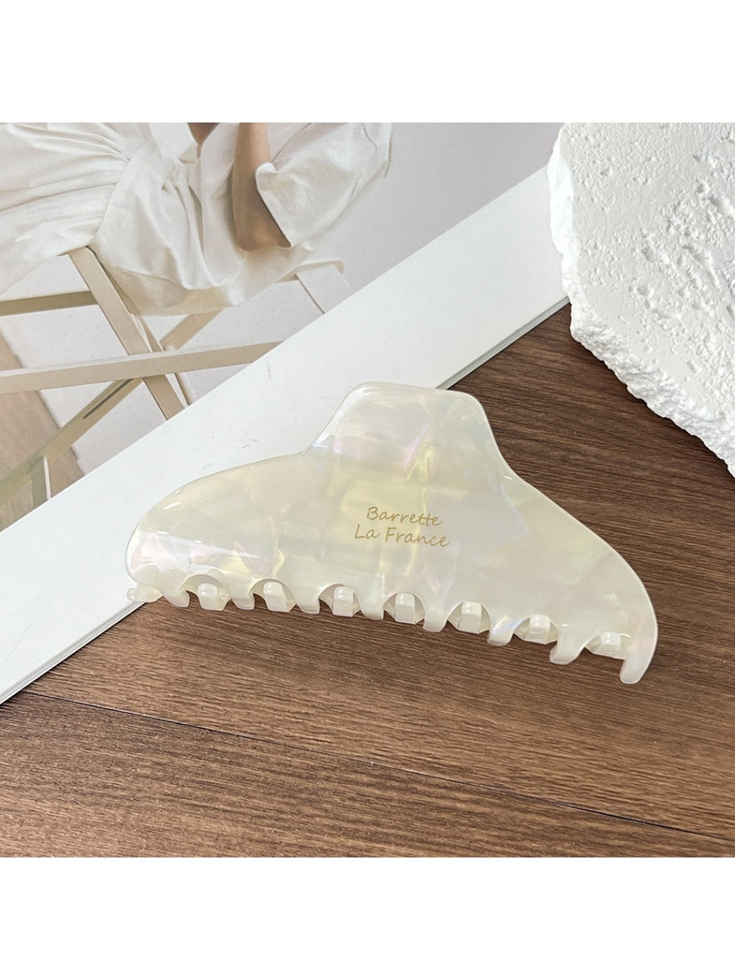Beau - Elegant Half Moon Claw Clip