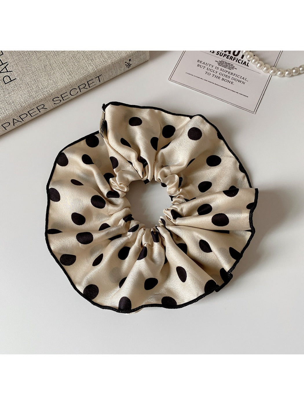 Gifty - Polka Dot Elegant Scrunchie