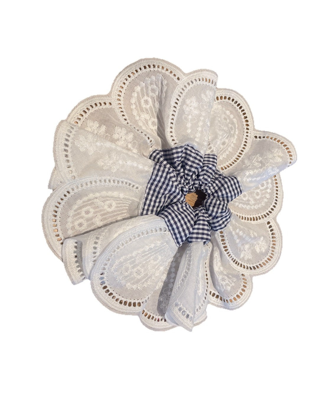 Gifty - Lace Cut-Out Scrunchie