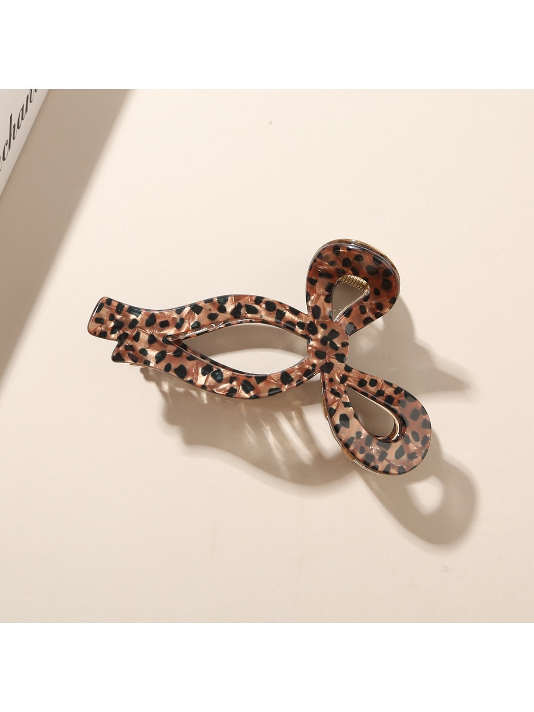Beau - Chic Leopard Print Bow Claw Clip