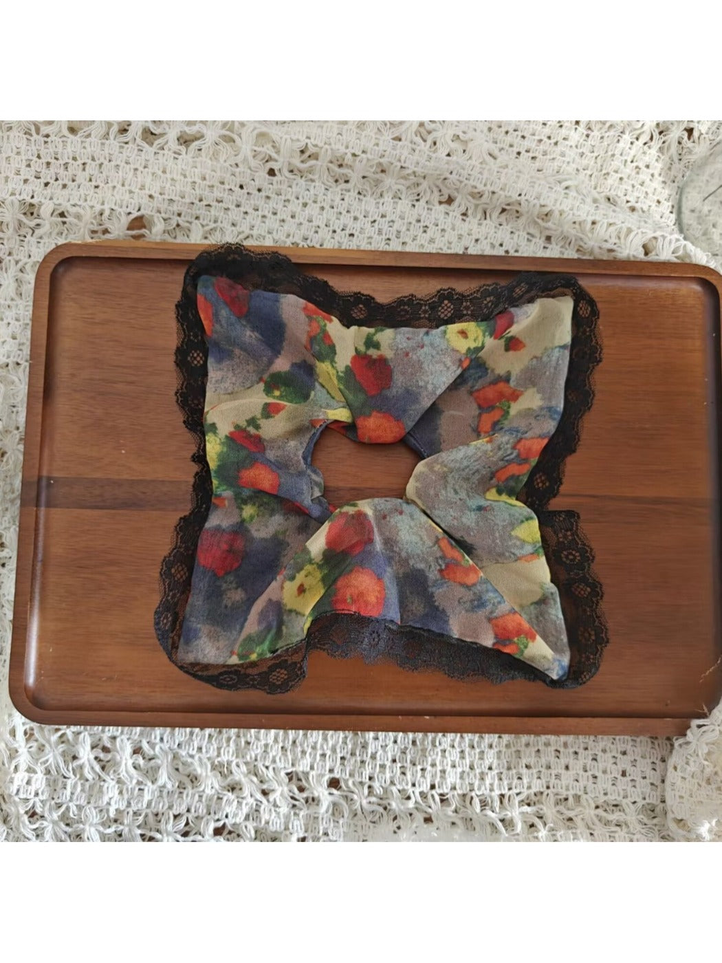 Gifty - Vintage Floral Print Mesh Fabric Scrunchie