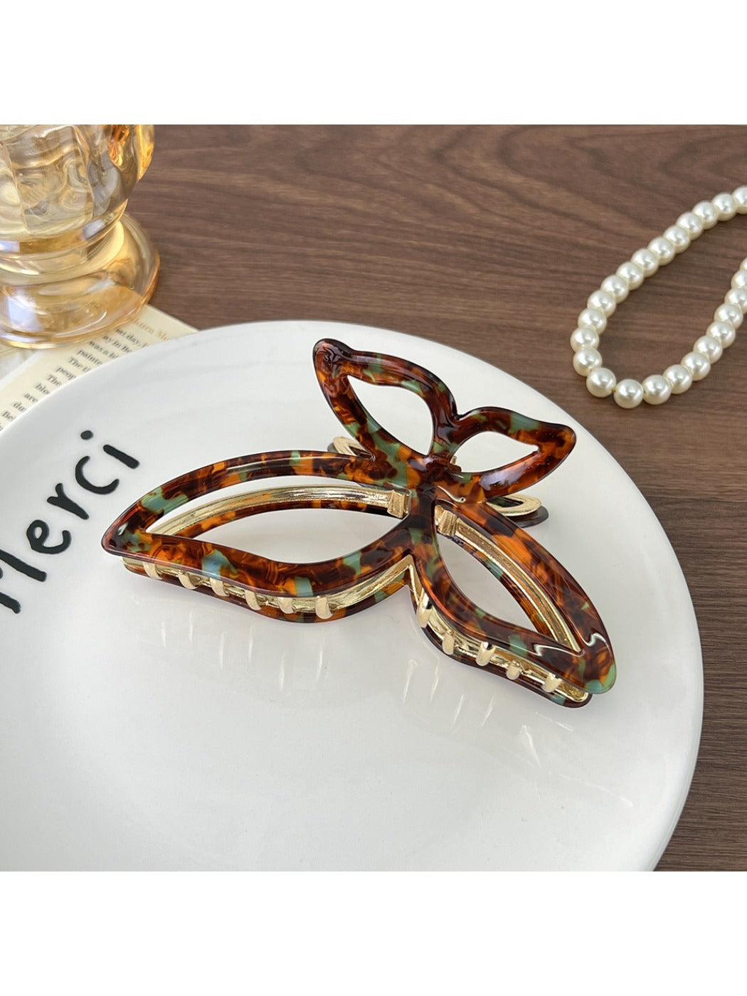 Beau - Pretty Butterfly Acetate Hair Clip