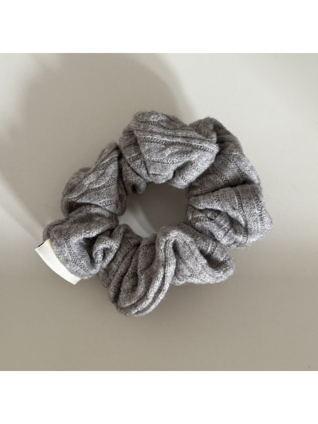 Gifty - Minimalist Striped Ruched Scrunchie