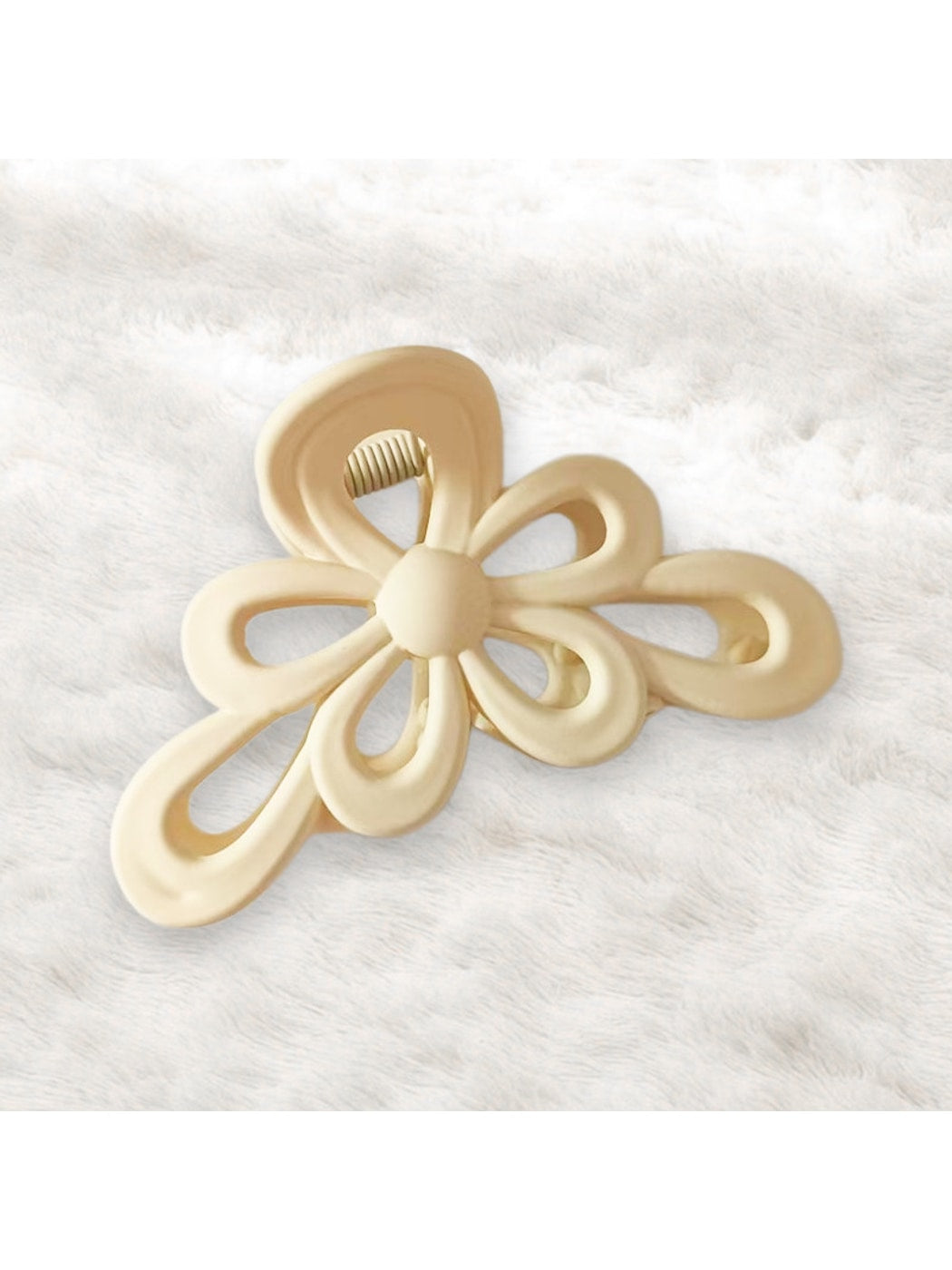 Beau - Plastic Floral Cutout Everyday Claw Clip