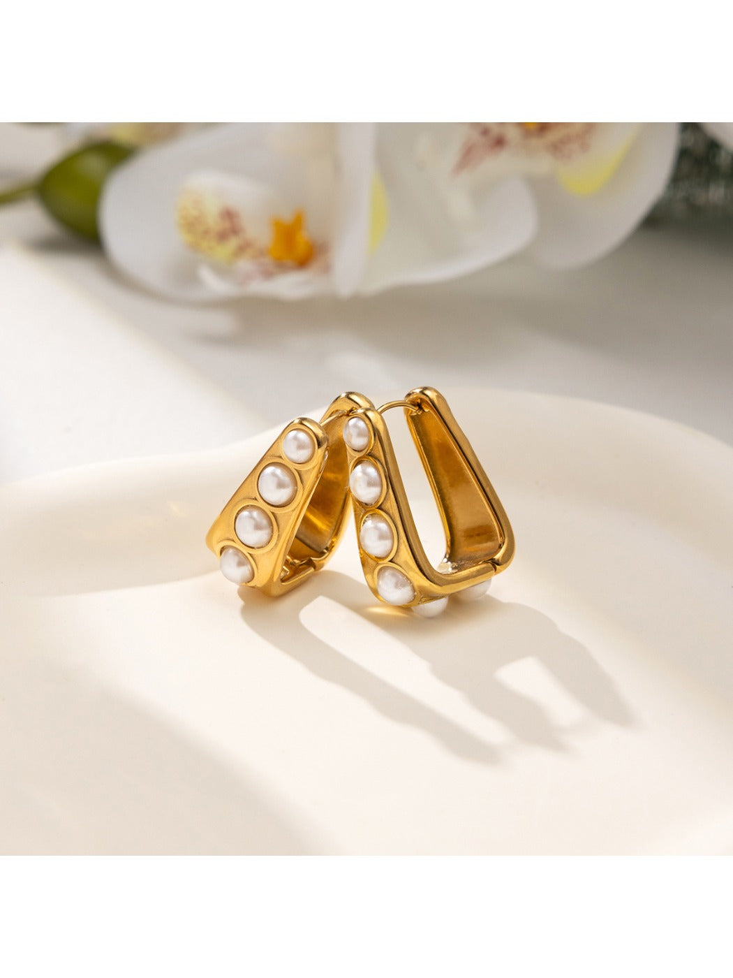Earedge - U-Shaped Sweetheart Earrings