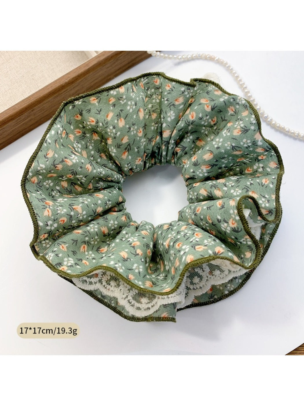Gifty - Delicate Floral Lace Scrunchie