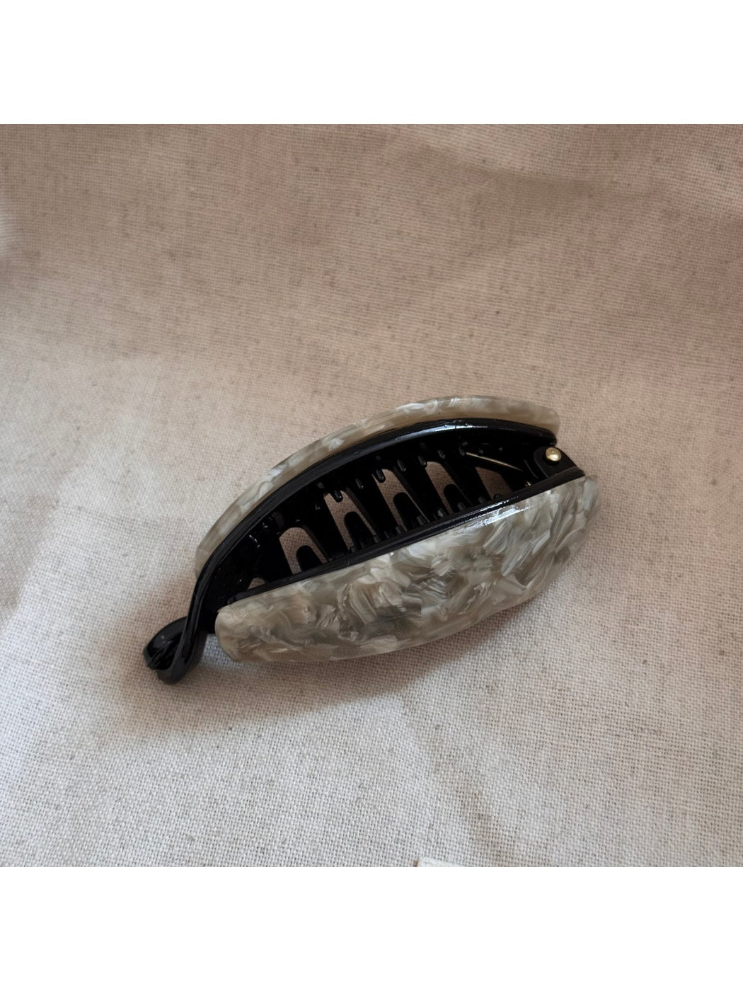 Beau - Irregular Acetate Fiber Banana Clip