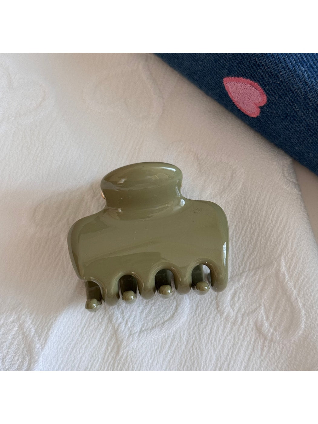 Beau - Plastic and Alloy Rounded Rectangle Claw Clip