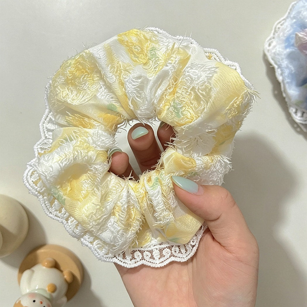 Gifty - Soft Floral Lace Look Polyester Scrunchie
