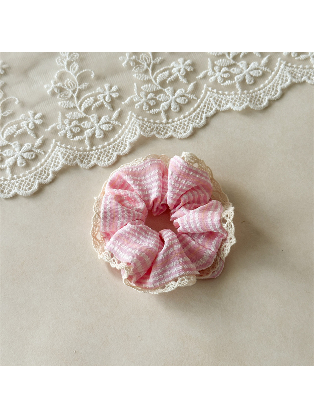 Gifty - Plaid Lace Trim High Stretch Hair Tie