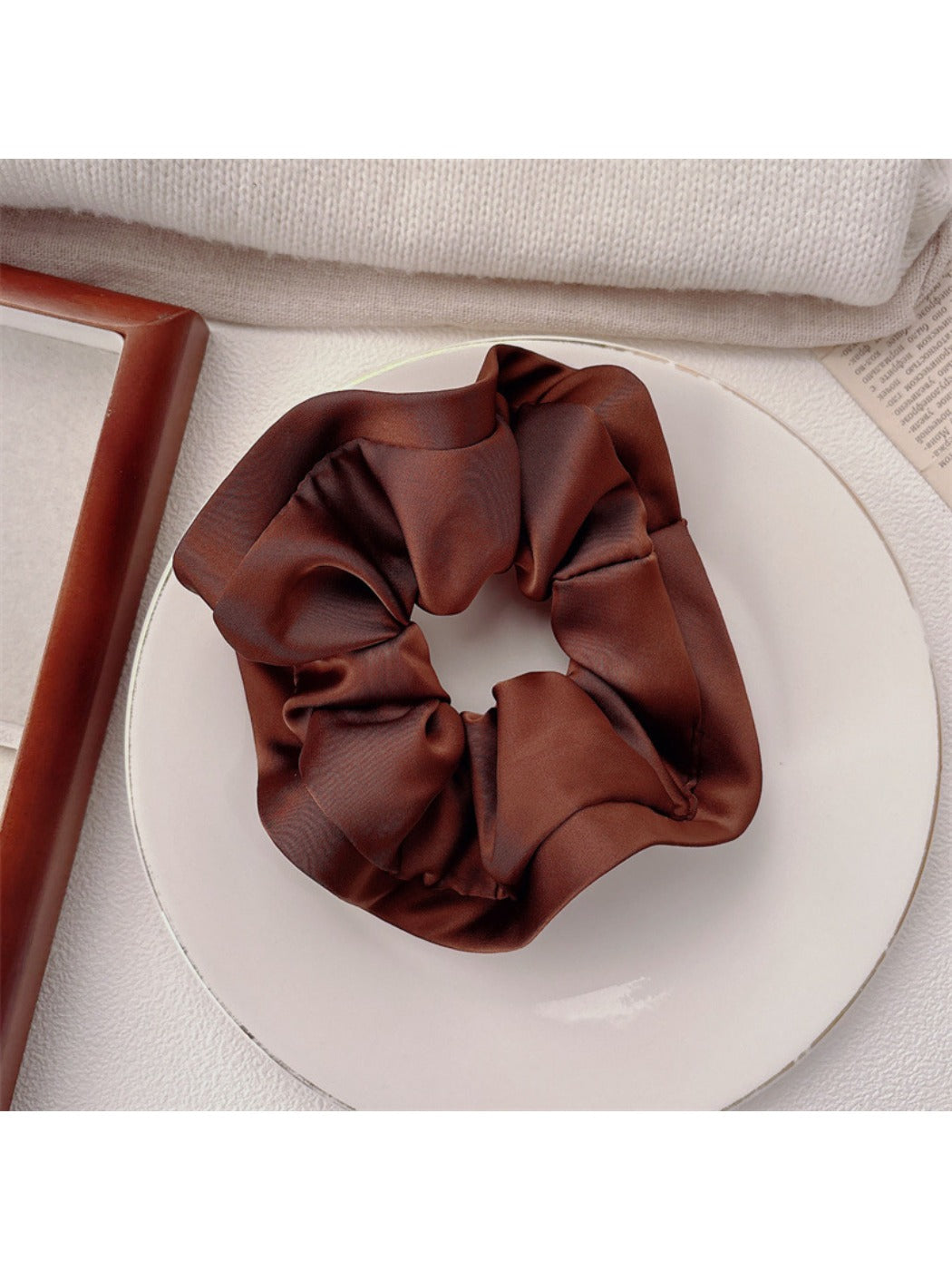 Gifty - Solid Color Ruffle Scrunchie