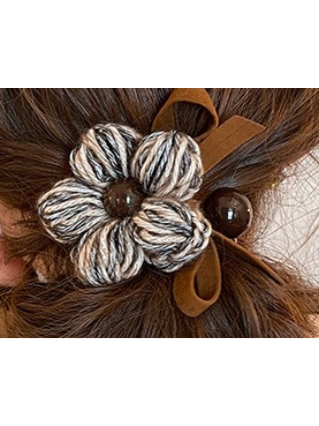 Gifty - Floral Bow Hair Scrunchie