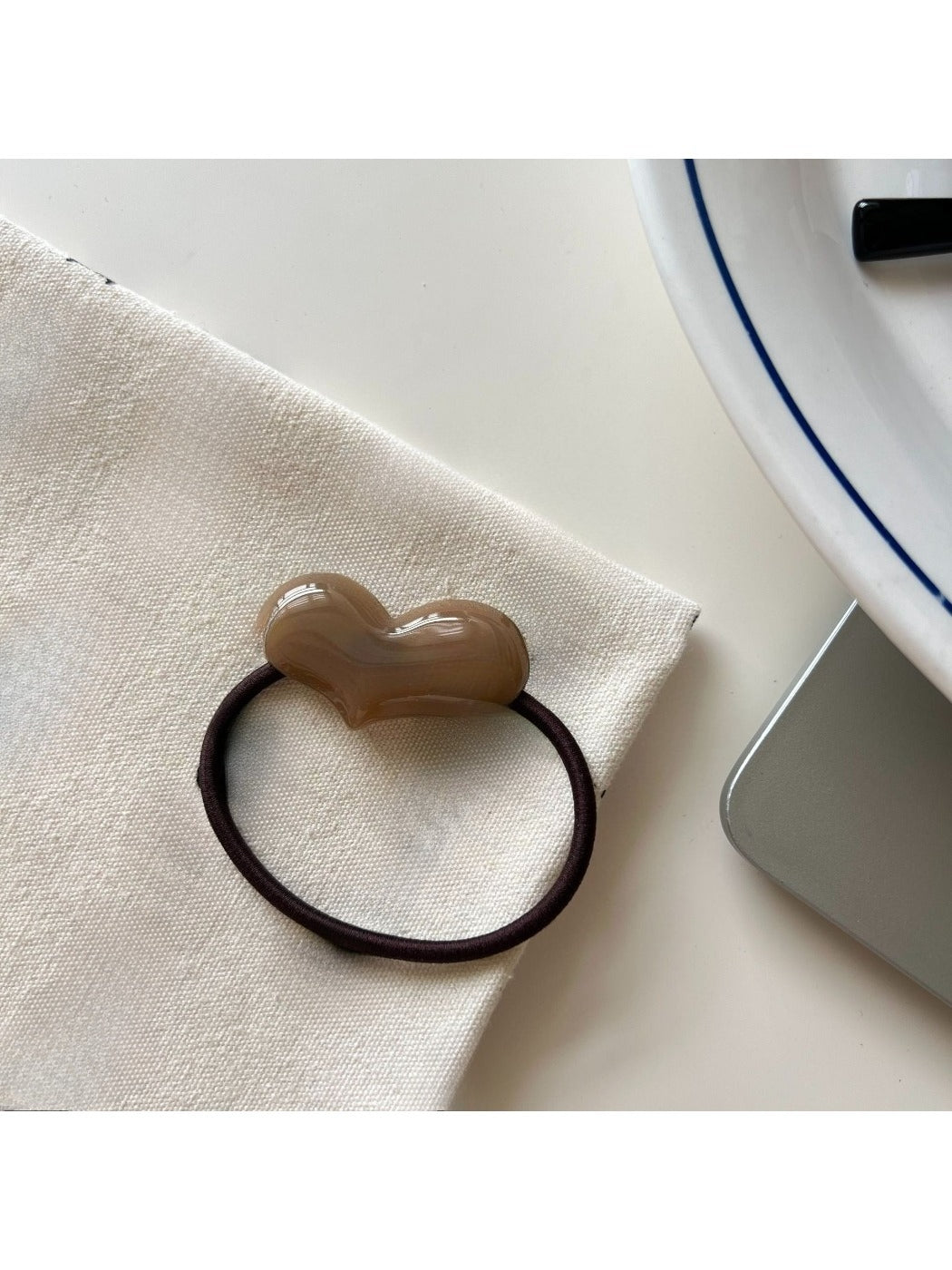 Gifty - Trendy Heart Shaped Acetate Hair Tie