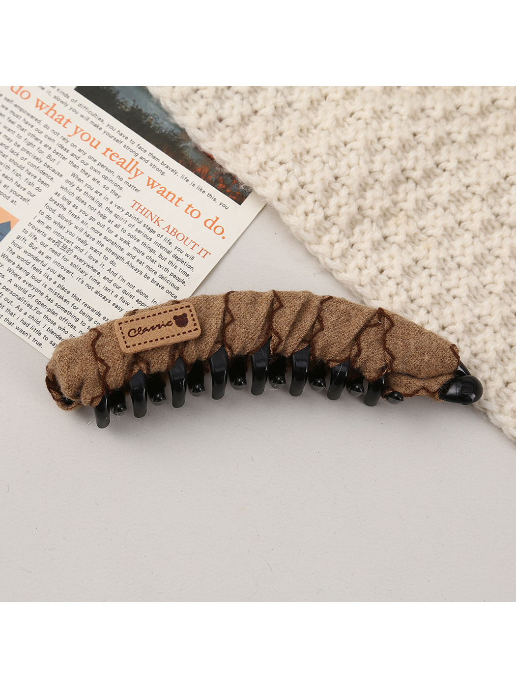 Beau - Rectangular Detail Polyester banana Clip