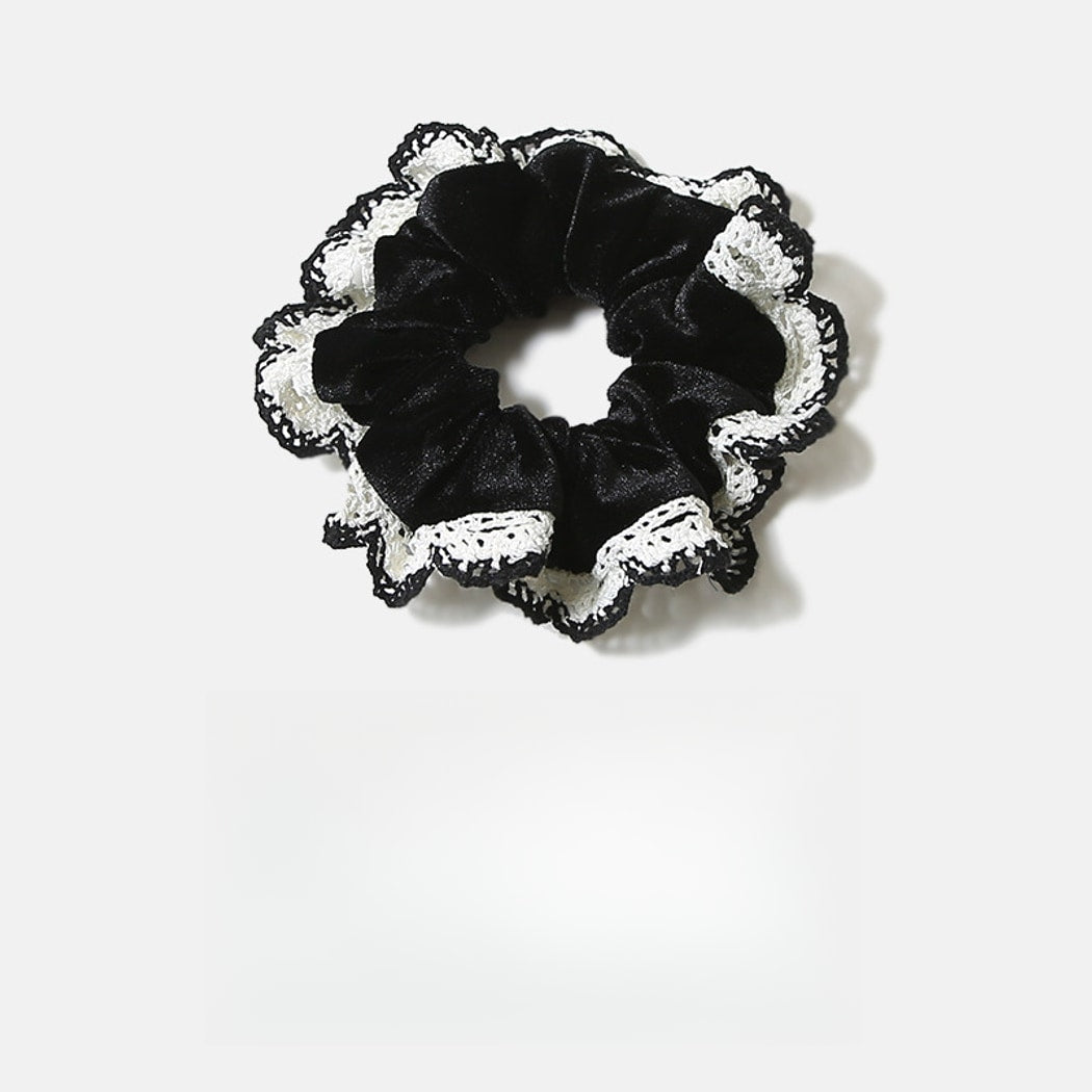 Gifty - Retro Velvet Lace Trim Scrunchie
