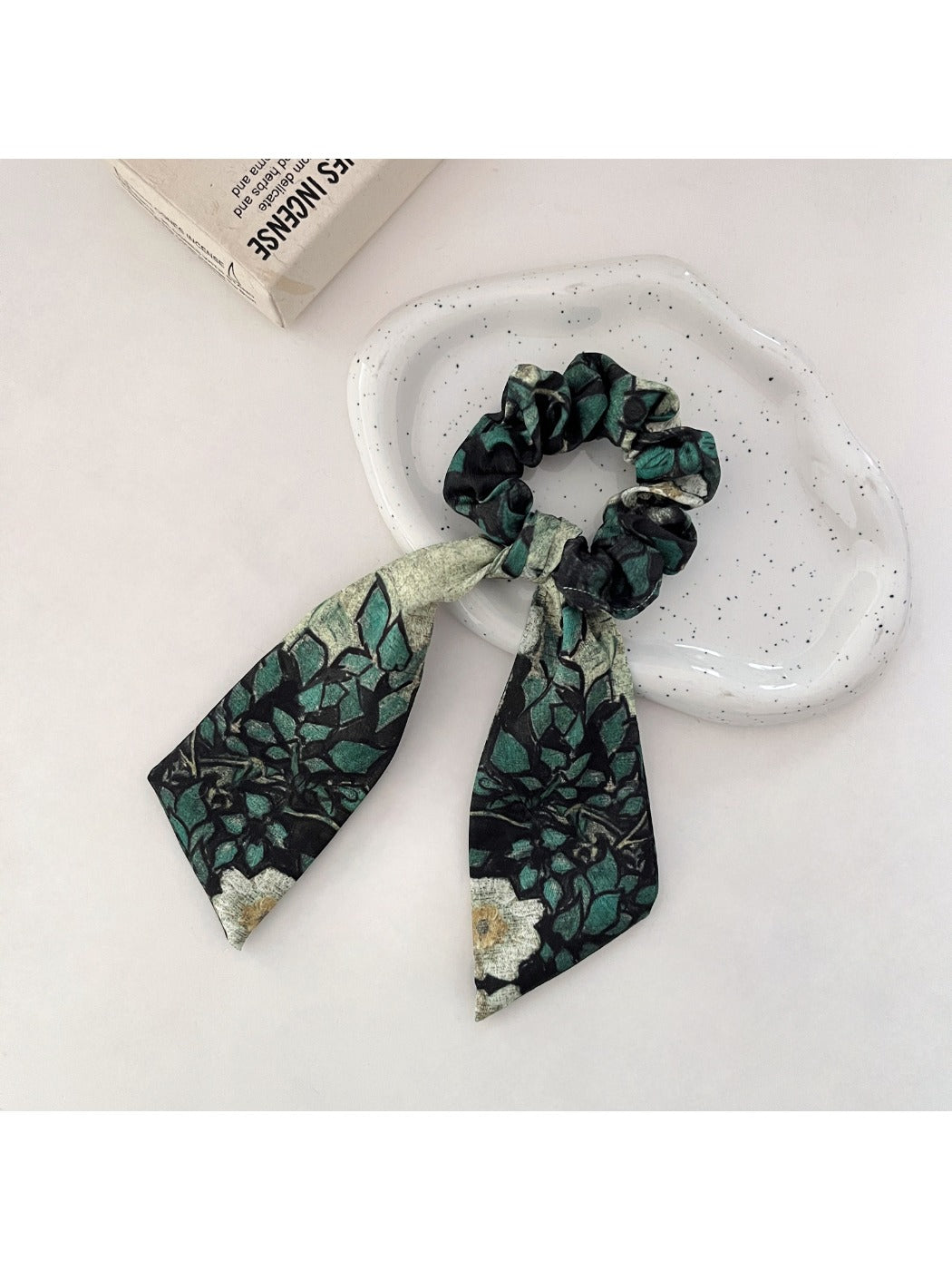 Gifty - Vintage Style Hair Ties for Women Bun Accessories