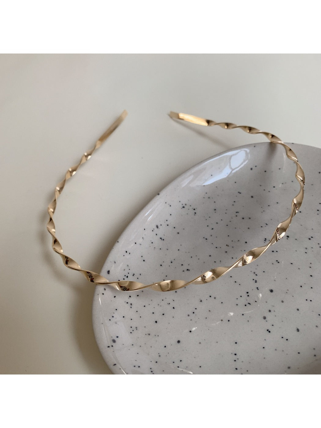 Gifty - Simple Vintage Wave Headband