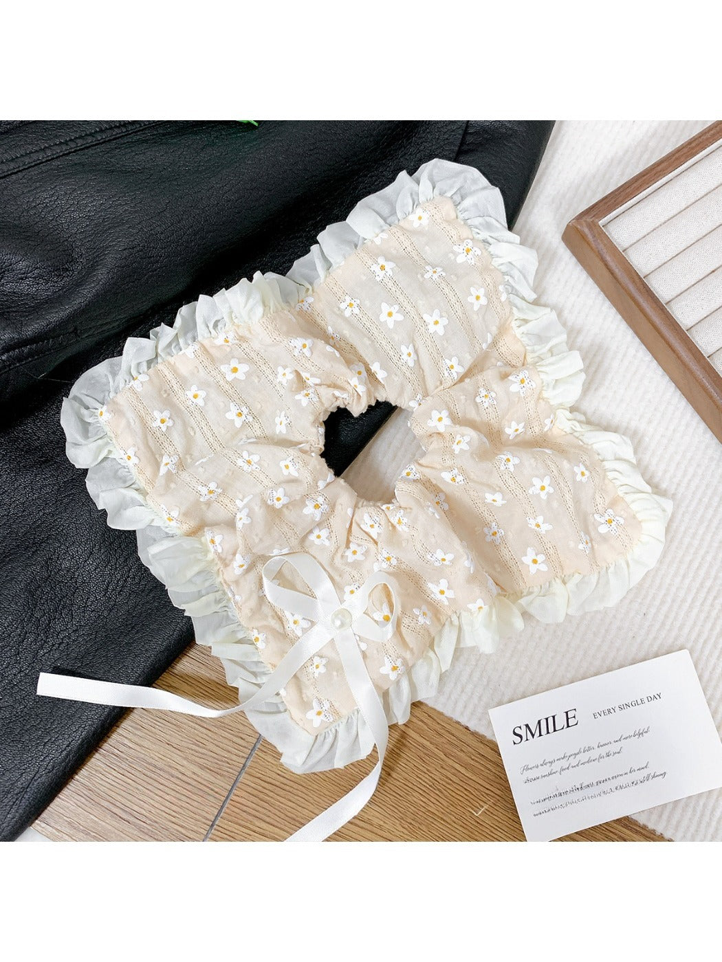 Gifty - Small Floral Hair Loop