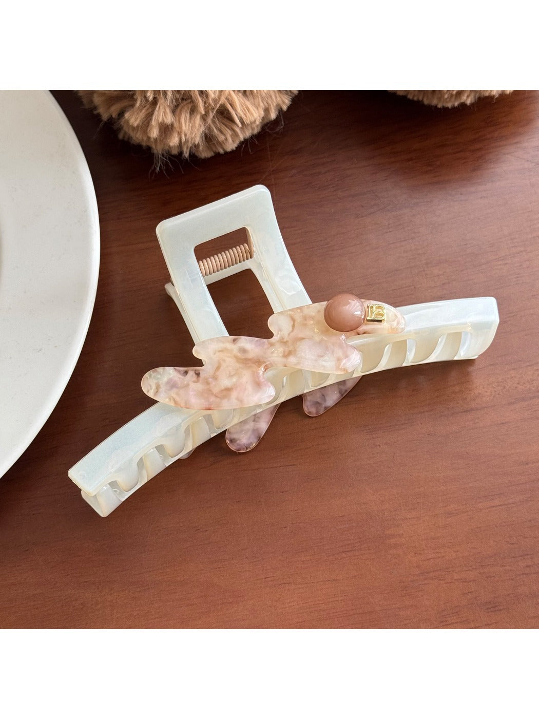 Beau - Retro Style Acrylic Geometric Claw Clip