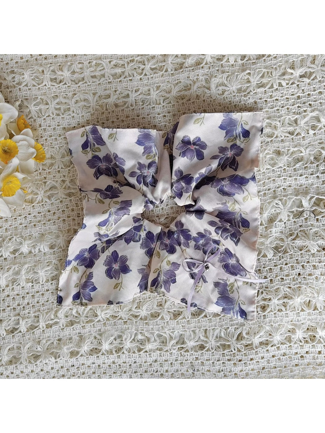Gifty - Floral Polyester Scarf Style Scrunchie