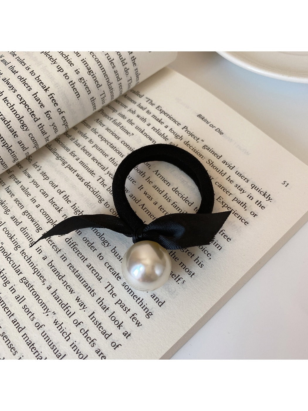 Gifty - Minimalist Black Hair Tie