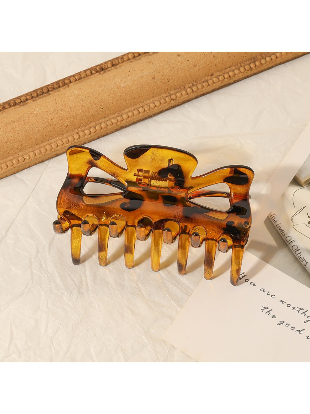 Beau - French Style Tortoiseshell Texture Claw Clip