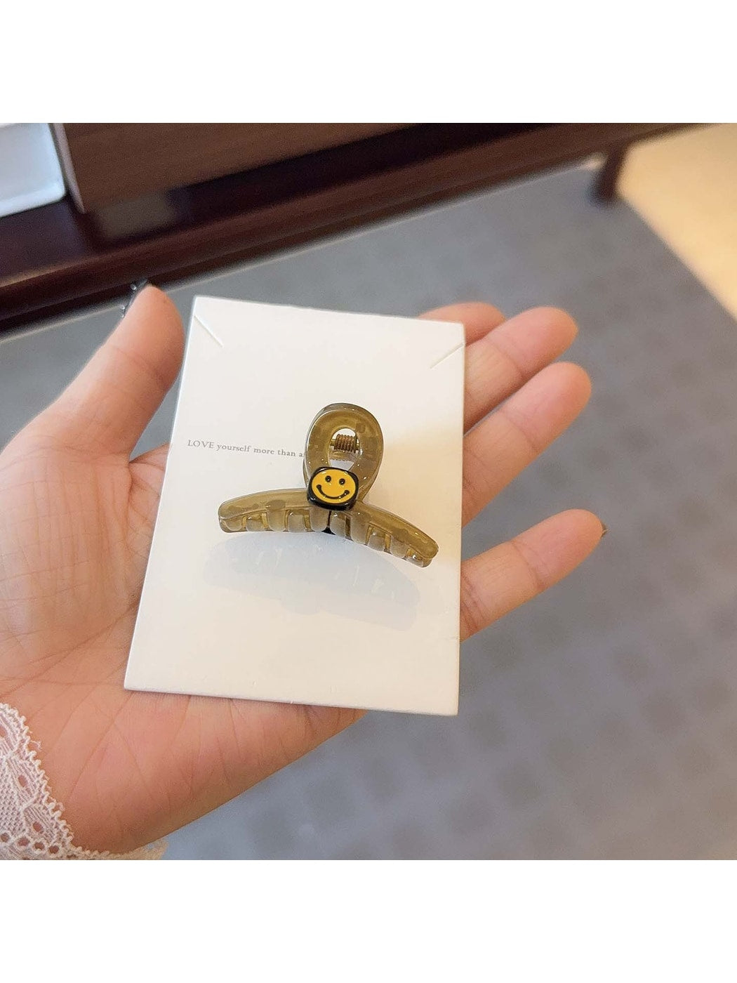Beau - Translucent Smiley Face Plastic Hair Claw Clip