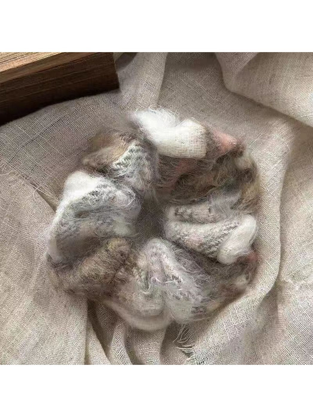 Gifty - Mixed-color Plush Scrunchie