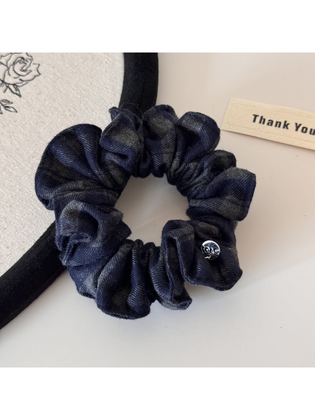 Gifty - Floral Bud Plaid Hair Scrunchie