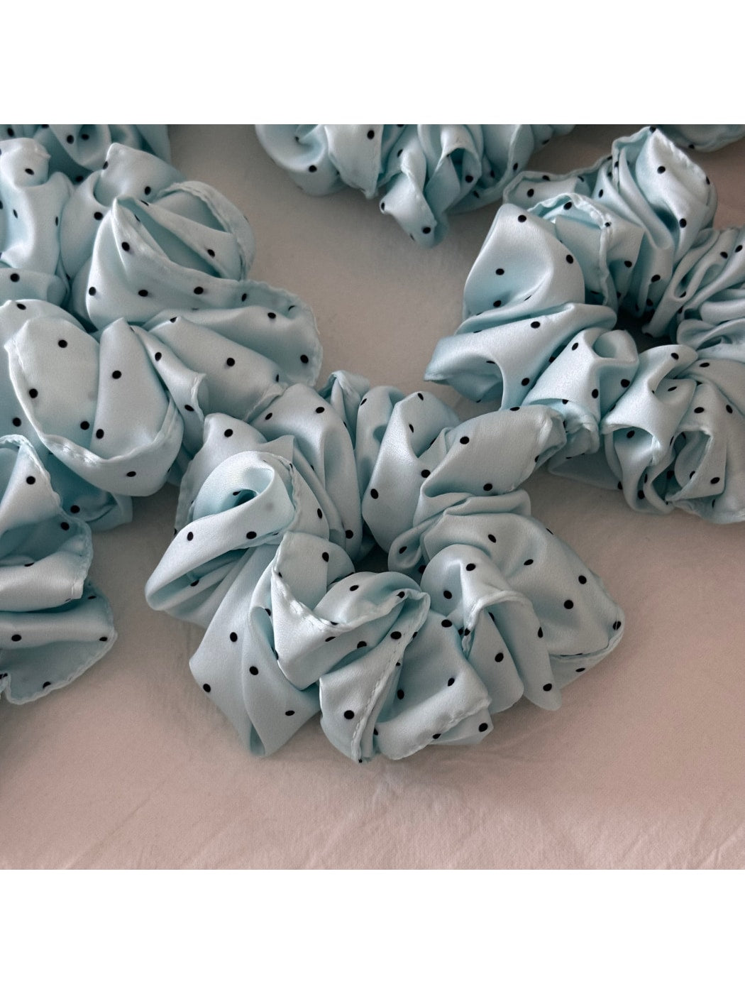 Gifty - Soft Ruffled Polka Dot Elastic Scrunchie