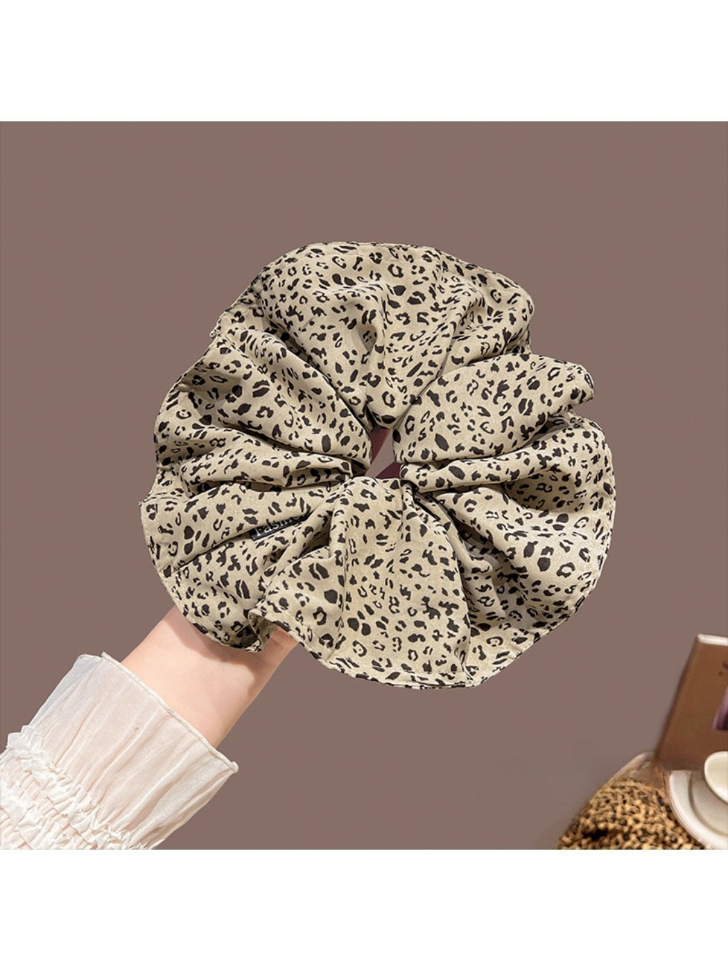 Gifty - Women's Leopard Print Hair Tie