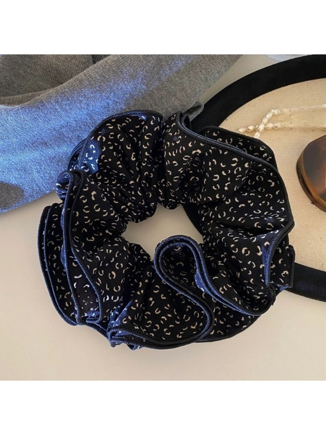 Gifty - Layered Vintage Leopard Print Scrunchy
