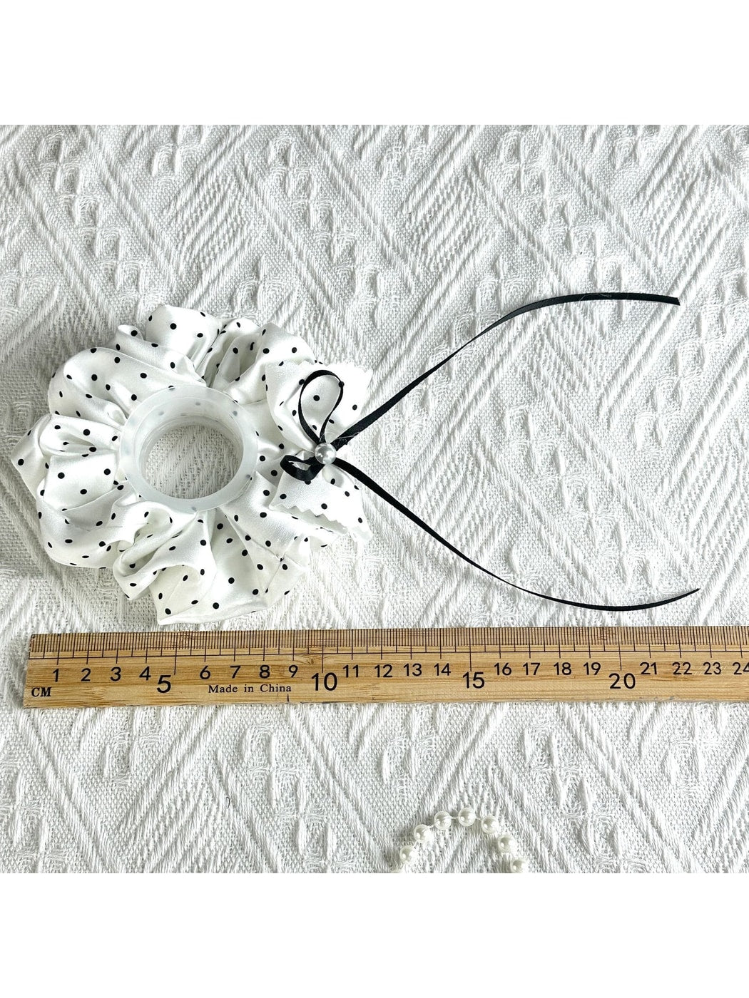 Gifty - Polka Dot Bow Ribbon Polyester Scrunchie