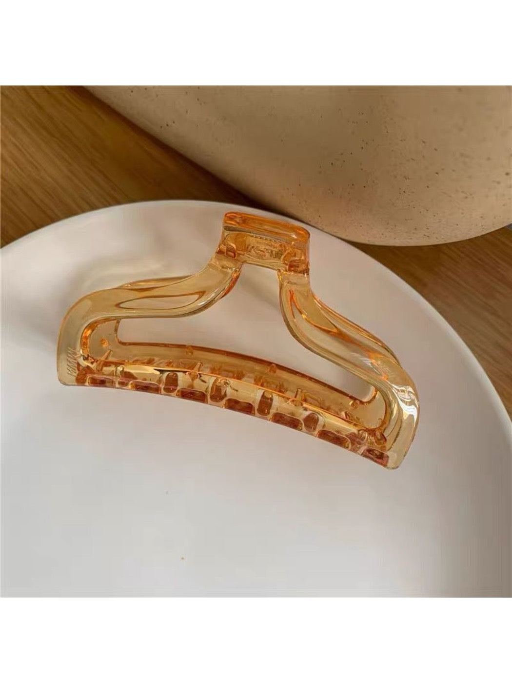 Beau - Transparent Fish Tail Claw Clip