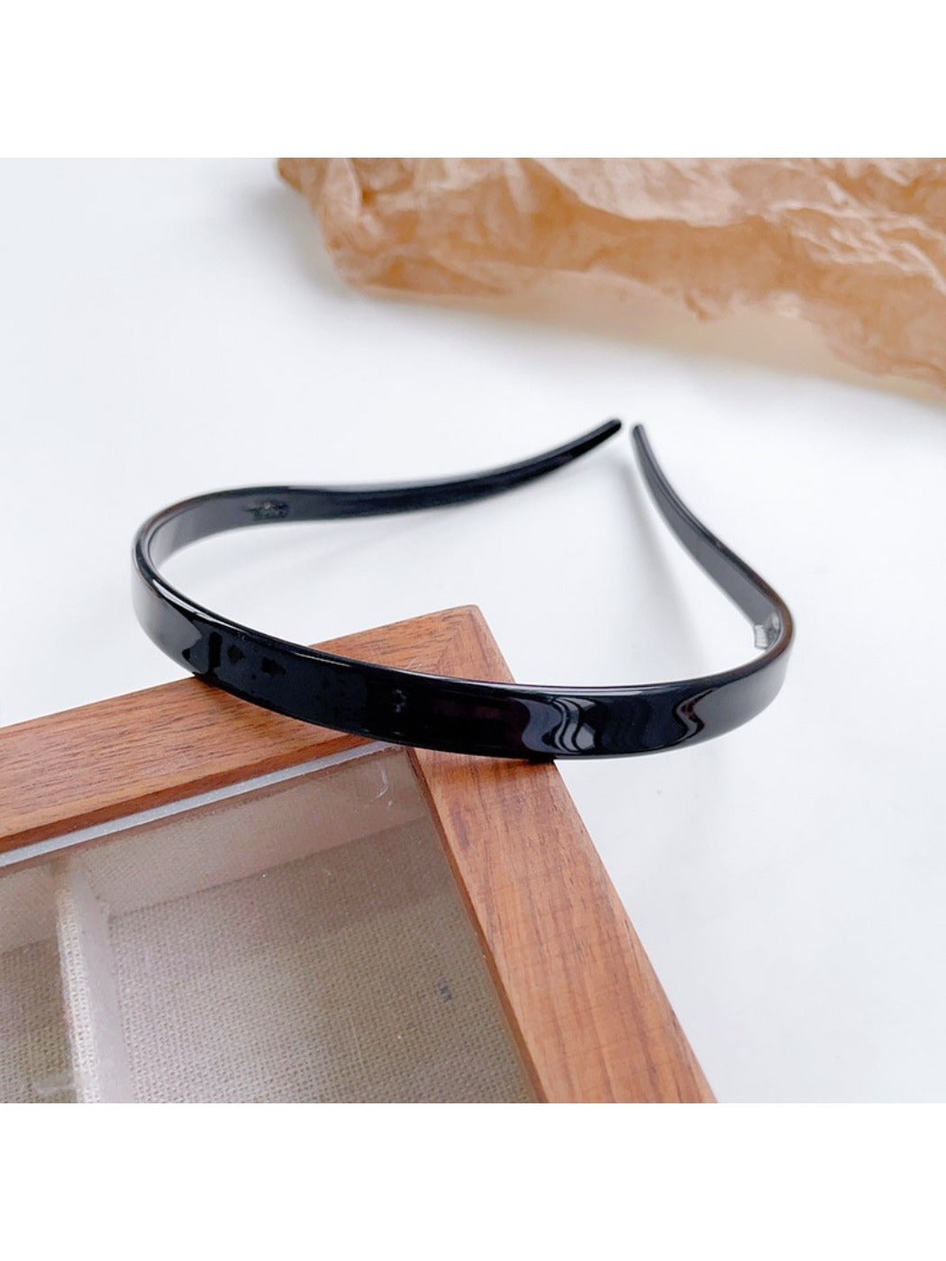 Gifty - Elegant Curved Slim Headband