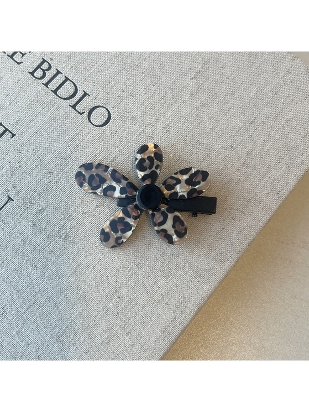 Beau - Stylish Leopard Print Hair Clip