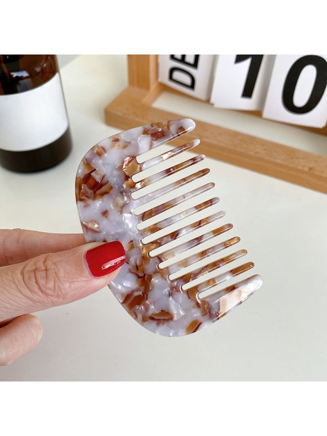 Camerow - Light Colored Portable Comb