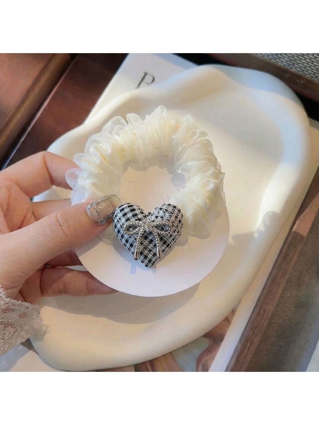 Gifty - Heart Bow Fabric Elastic Scrunchie