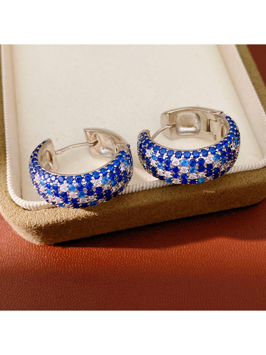 Earedge - Vintage Round Pave Rhinestone Earrings