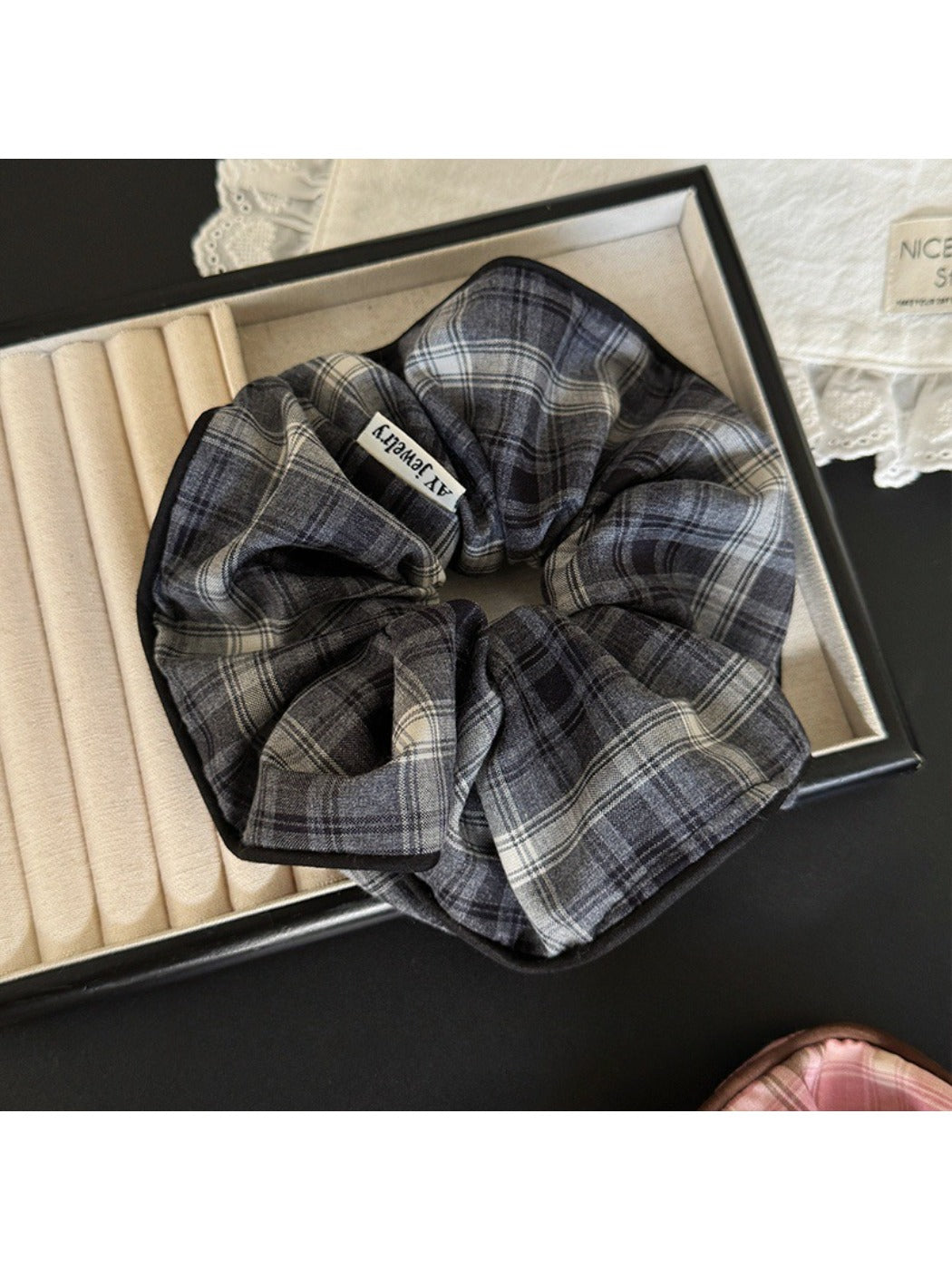 Gifty - Women's Plaid Large Intestine Hair Ring