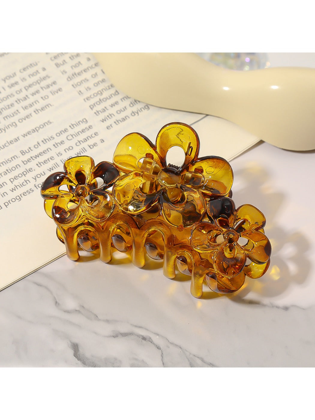 Beau - Elegant Three-Blossom Hair Clip