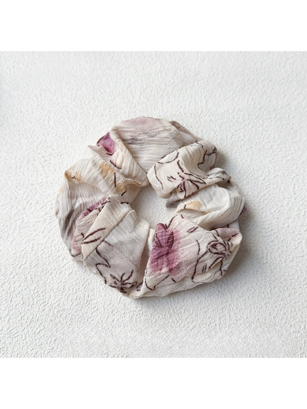 Gifty - Stylish Vintage Vacation Style Print Scrunchie