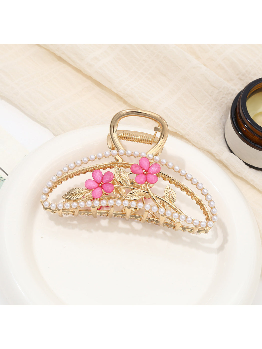 Beau - Sweet Floral Openwork Oval Claw Clip