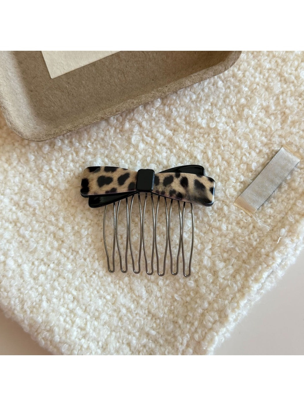 Beau - Cute Bow-Shaped Side Hair Clip