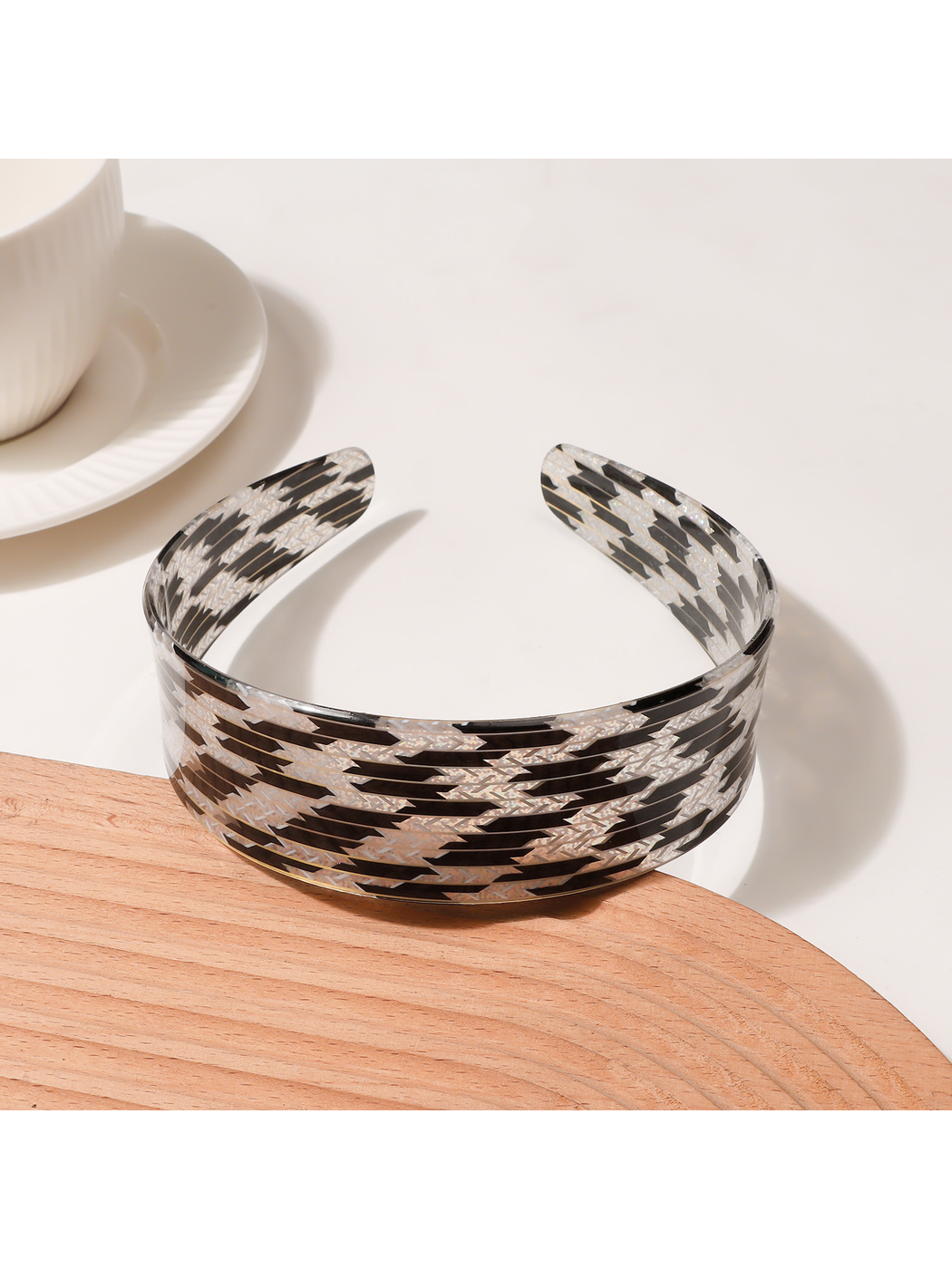 Gifty - Wide Printed Houndstooth Texture Headband