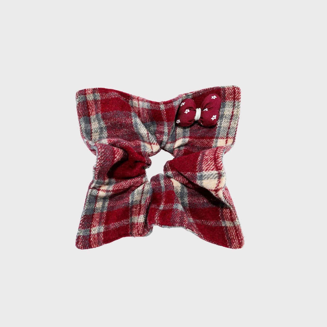 Gifty - Preppy Plaid Fabric Square Scrunchie