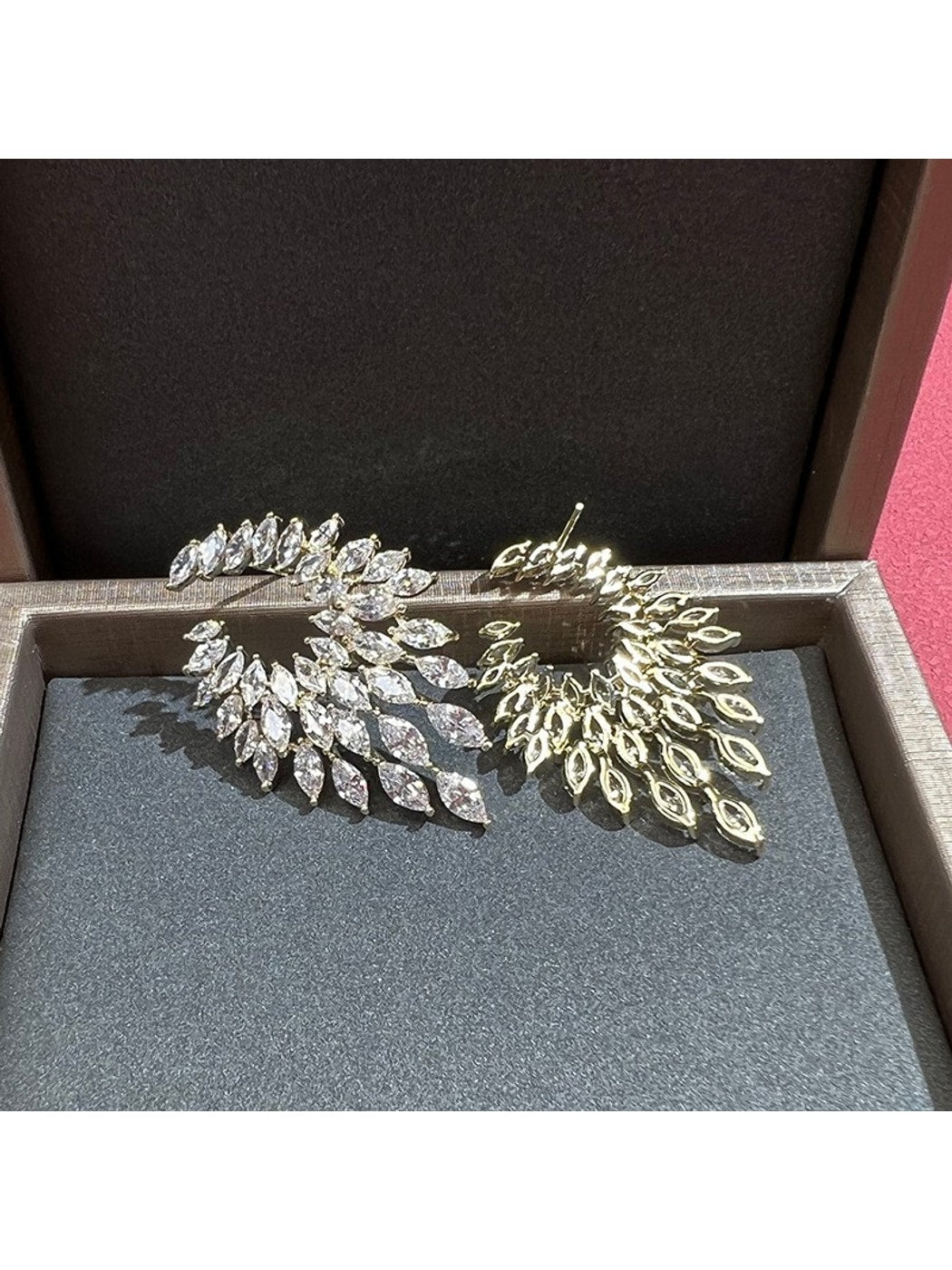 Earedge - Feather Design Geometric Stud Earrings